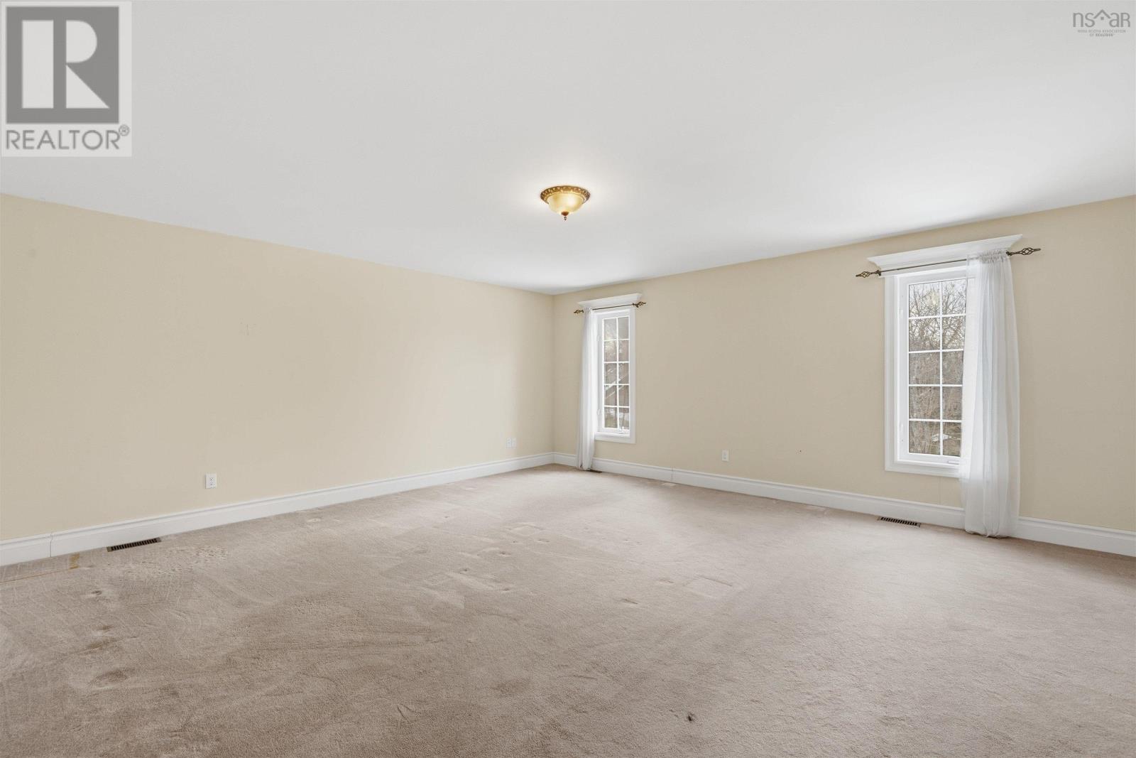 Property 22 of 50 of 9 Haliburton Crescent