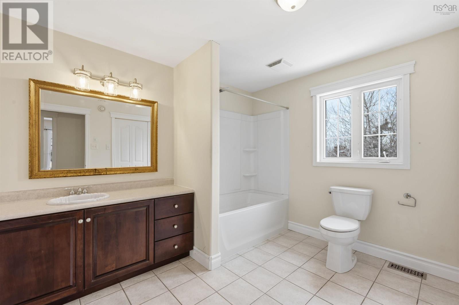 Property 31 of 50 of 9 Haliburton Crescent