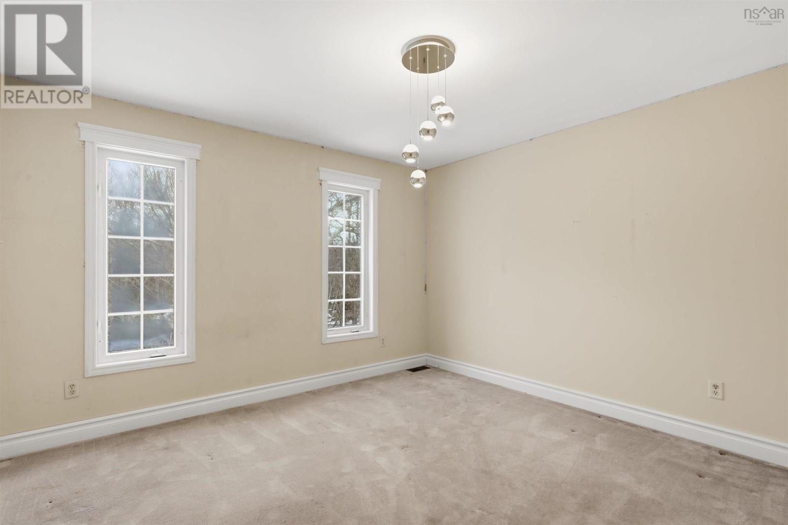 Property 28 of 50 of 9 Haliburton Crescent