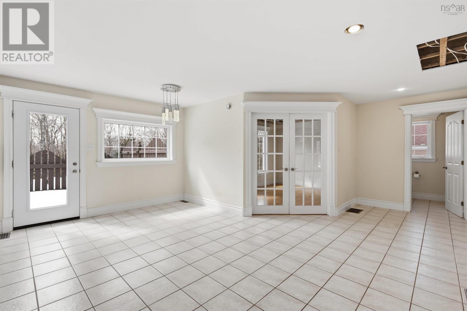 Property 11 of 50 of 9 Haliburton Crescent