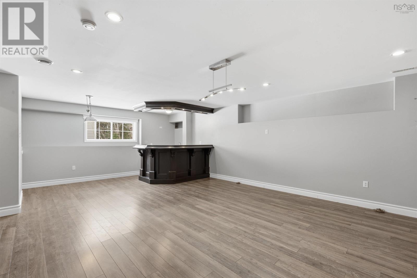 Property 36 of 50 of 9 Haliburton Crescent