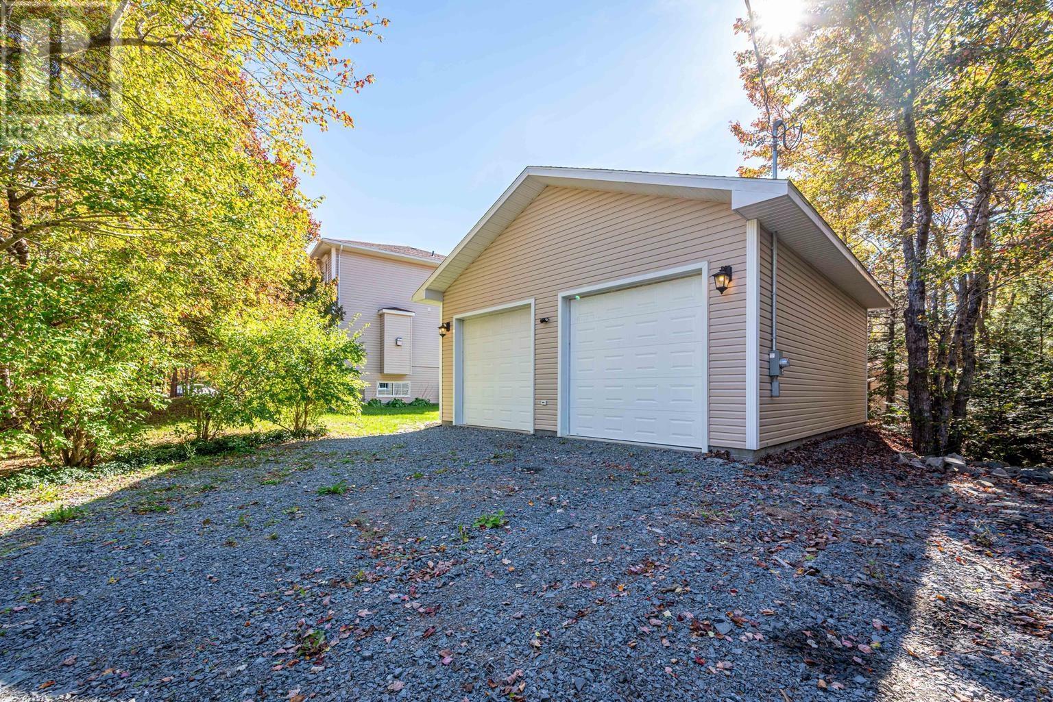 Property 45 of 50 of 9 Haliburton Crescent