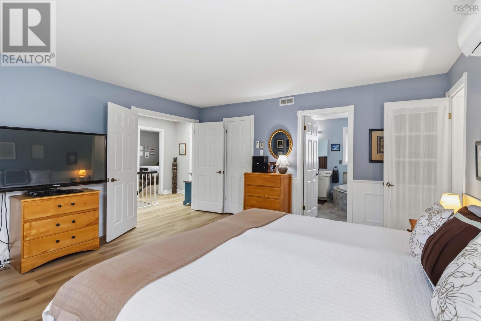 Property 28 of 49 of 198 Cresthaven Drive