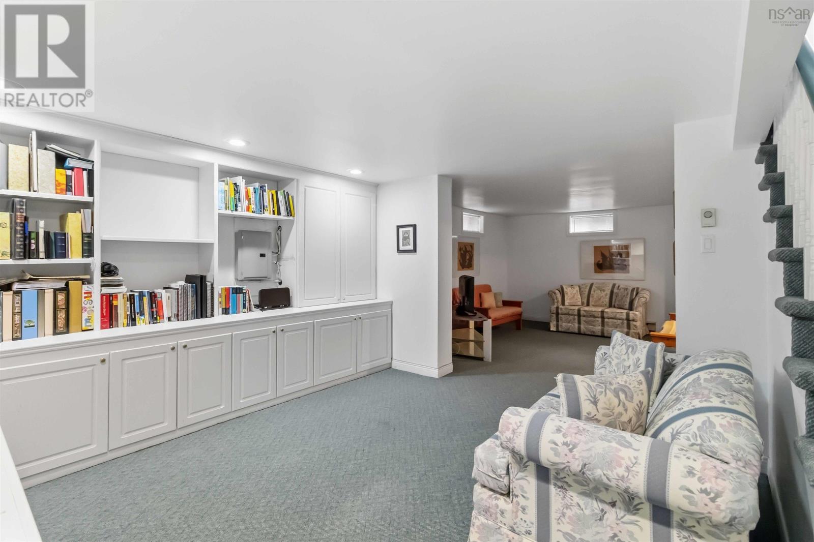 Property 33 of 49 of 198 Cresthaven Drive