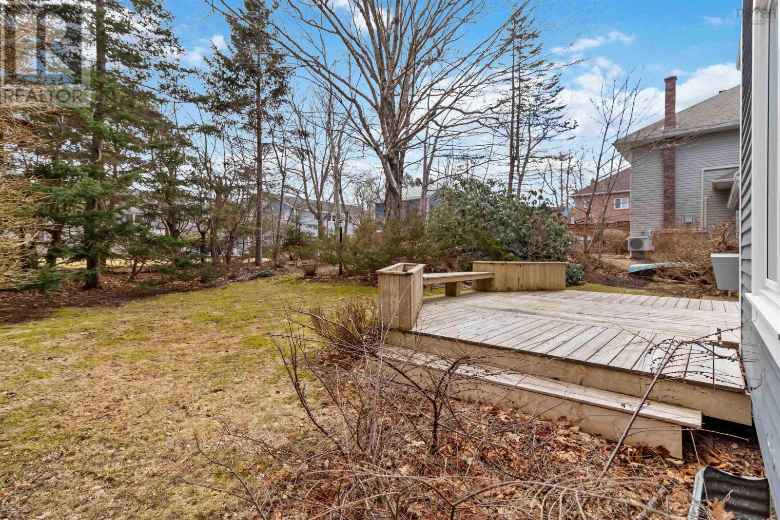 Property 45 of 49 of 198 Cresthaven Drive