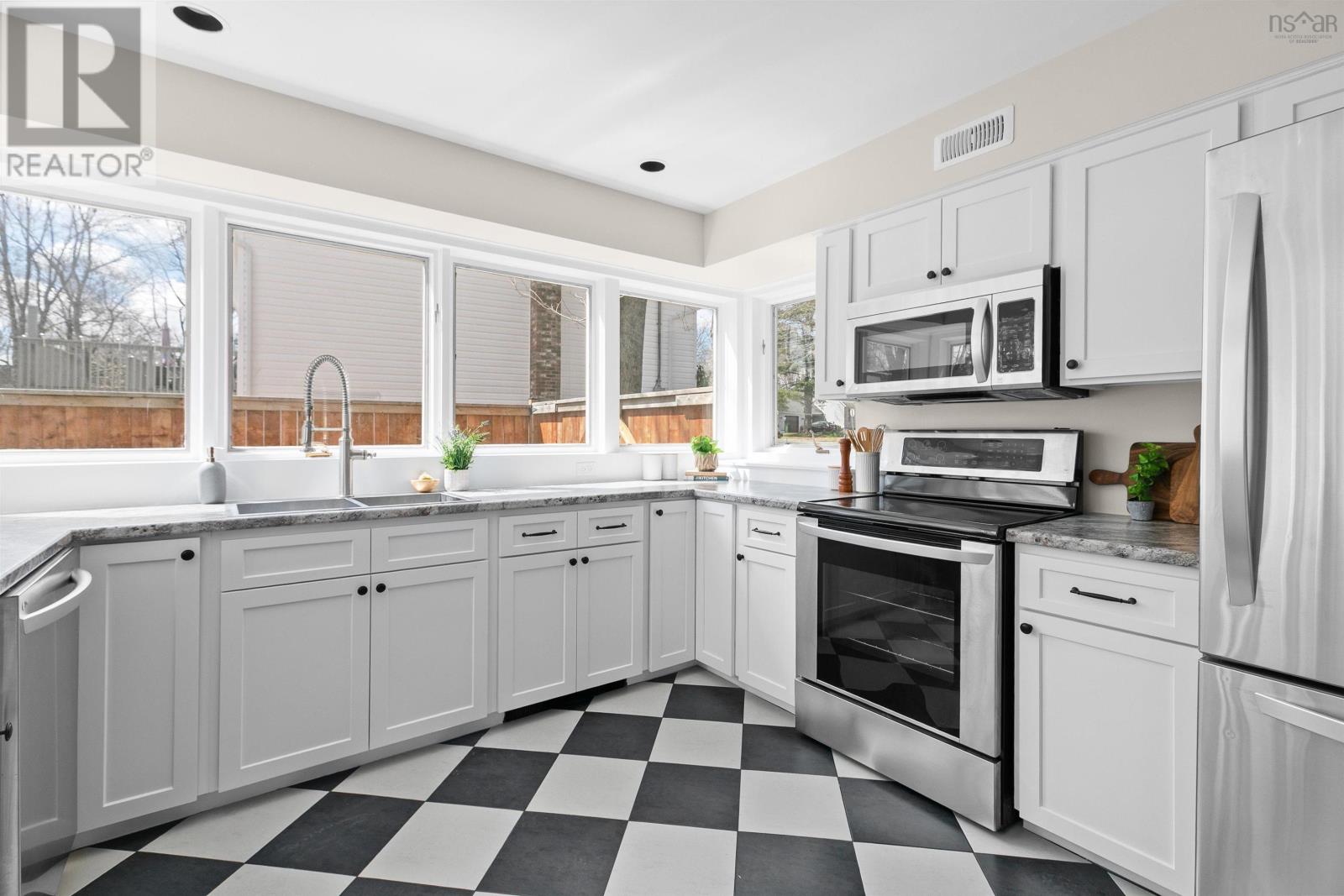 Property 20 of 50 of 140 Pinecrest Boulevard