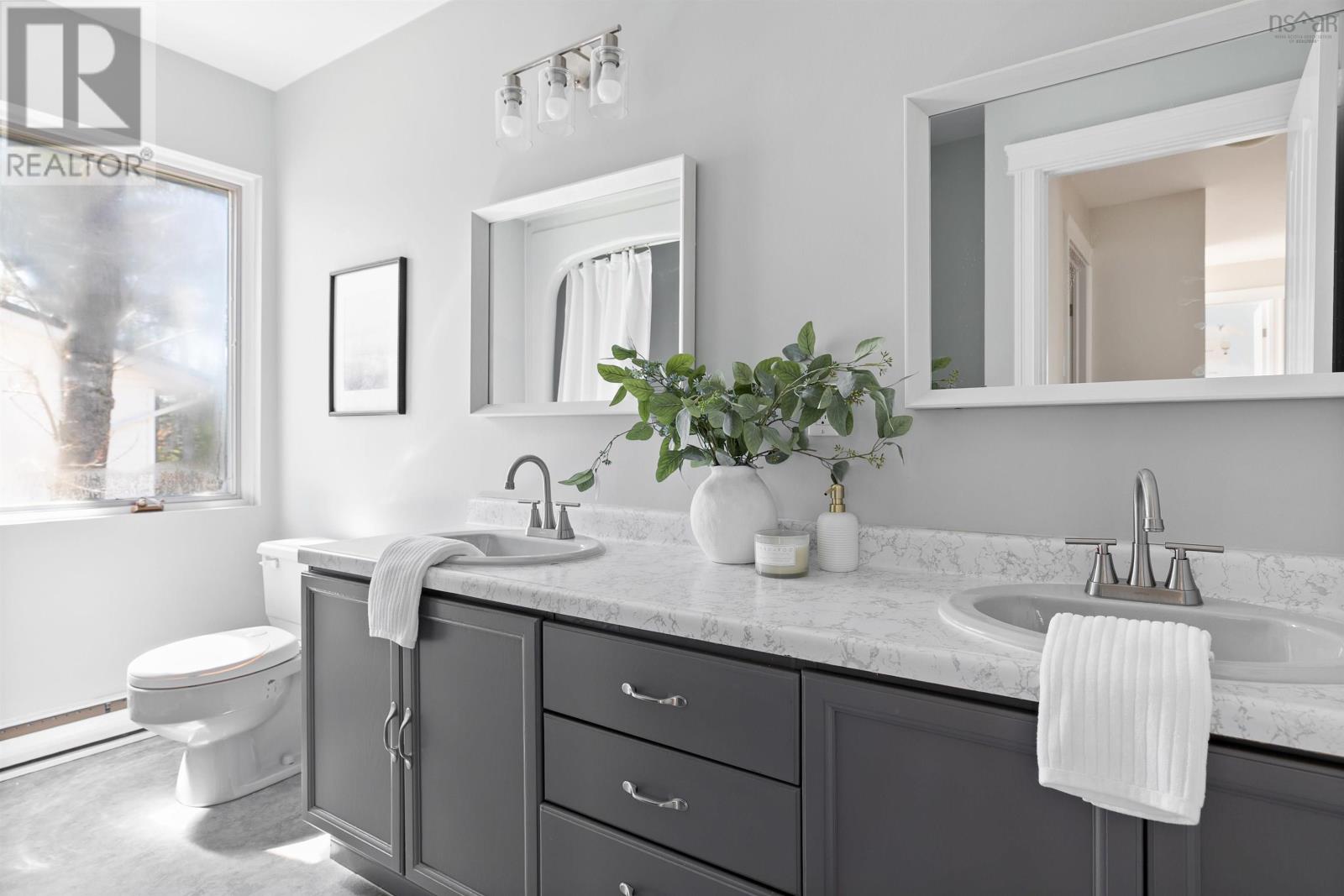 Property 38 of 50 of 140 Pinecrest Boulevard