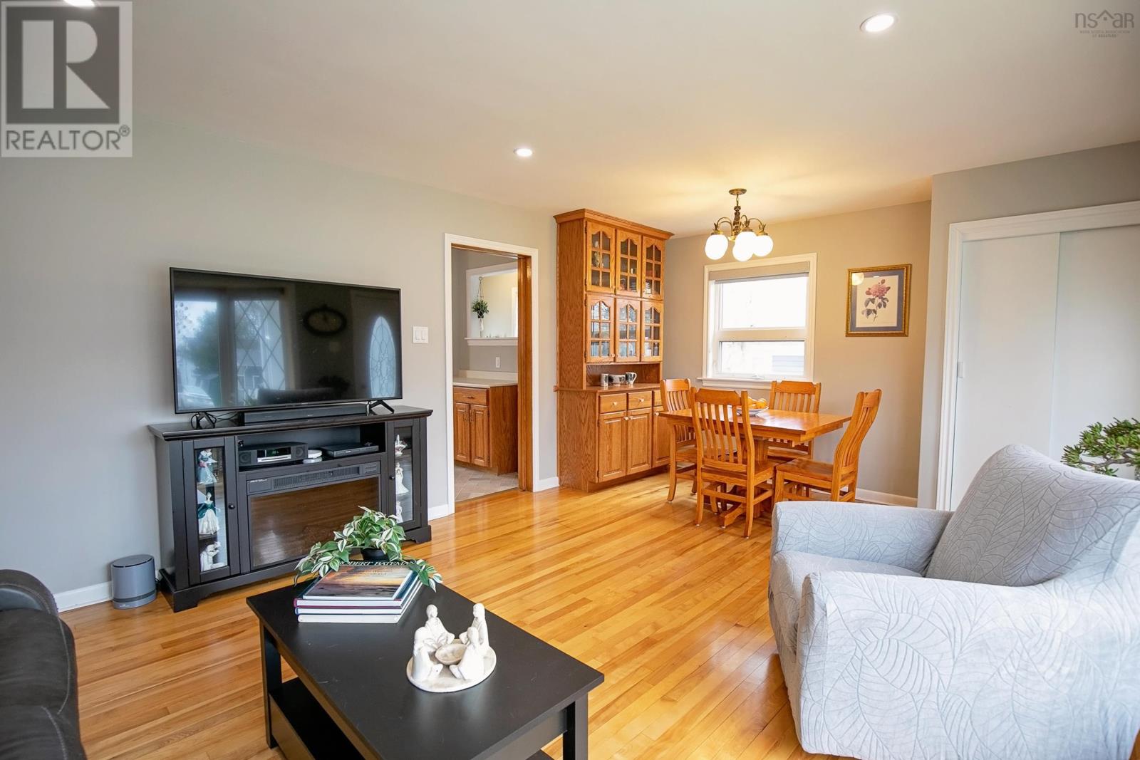 Property 19 of 35 of 18 Boylston Avenue