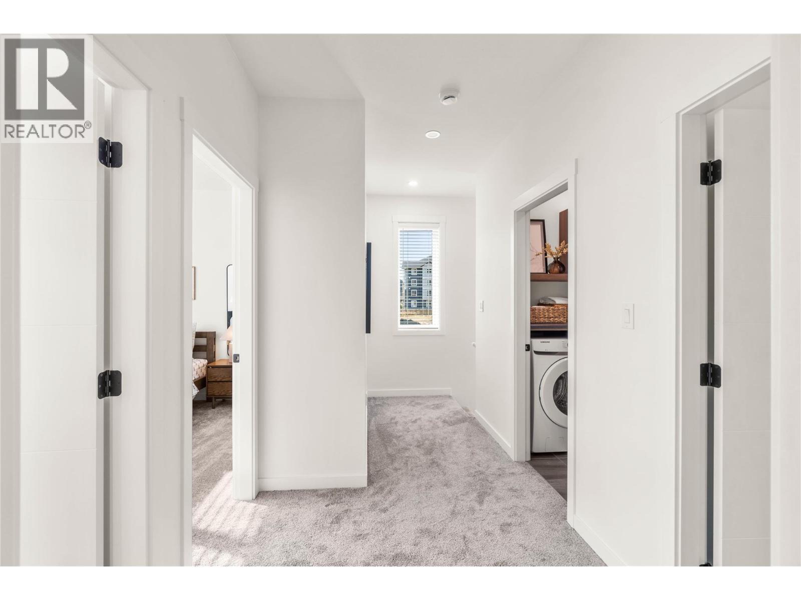 #108 3580 VALLEYVIEW DRIVE - 29