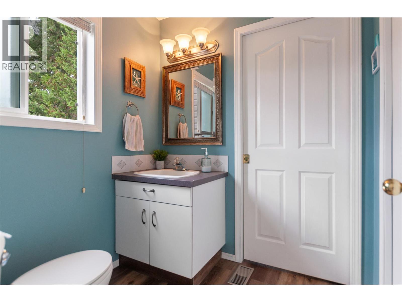  100 Spruce Avenue, Kaleden