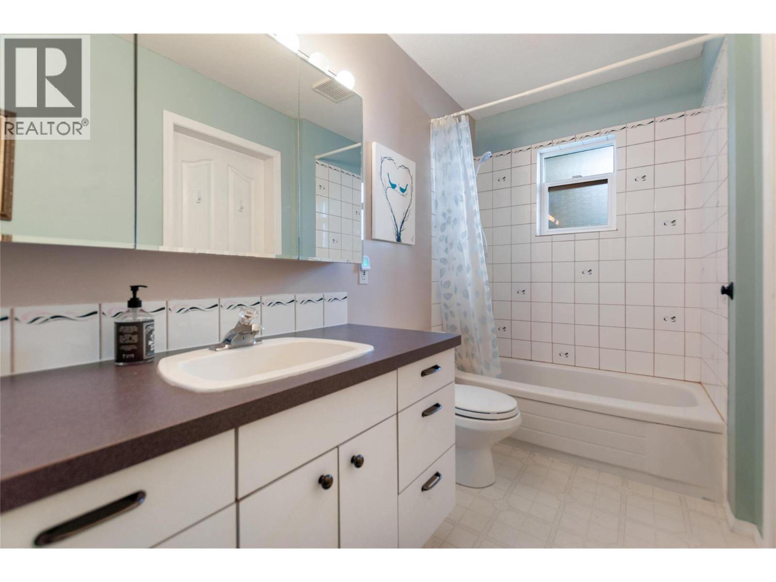 100 Spruce Avenue - 20