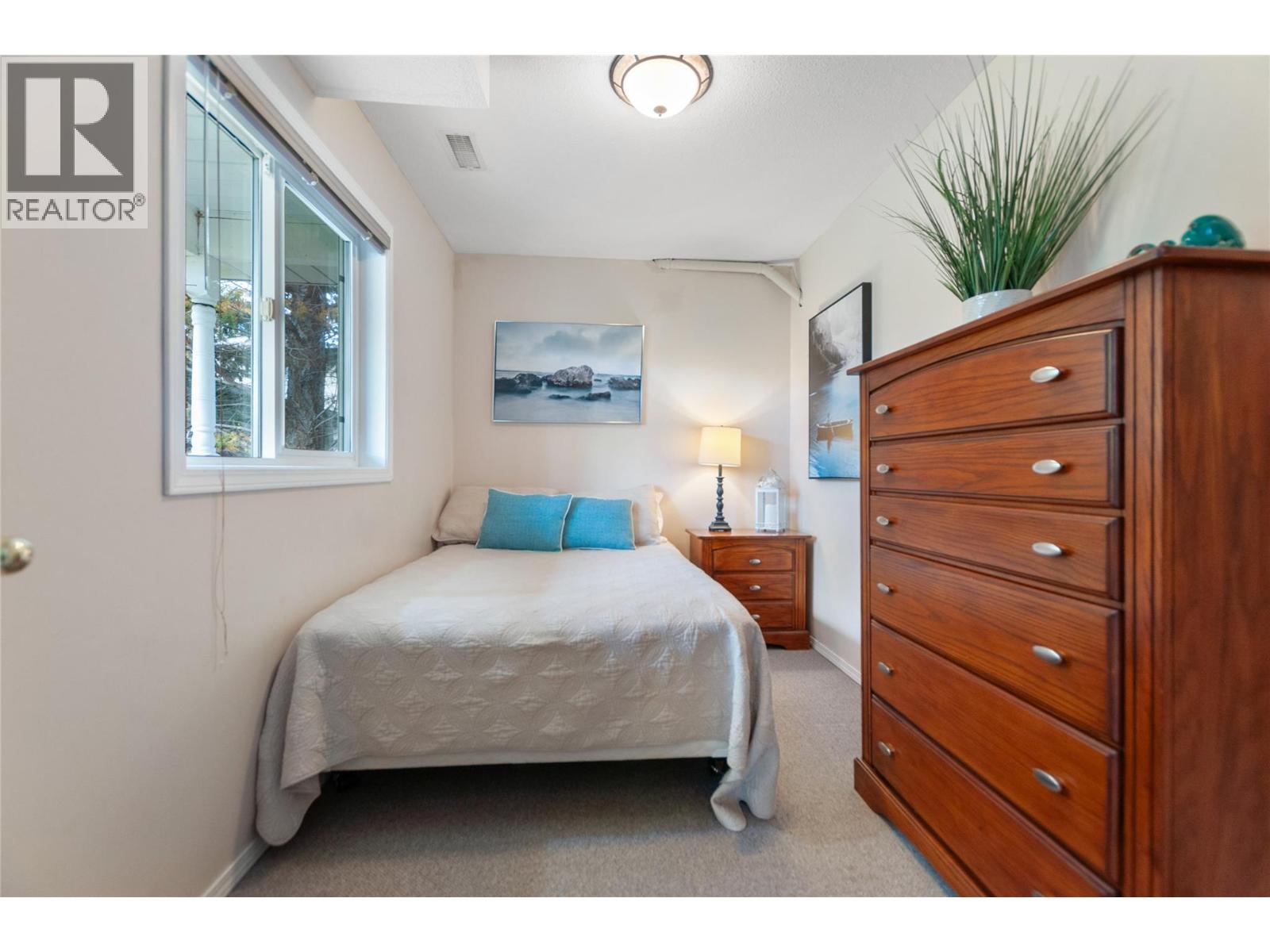  100 Spruce Avenue, Kaleden