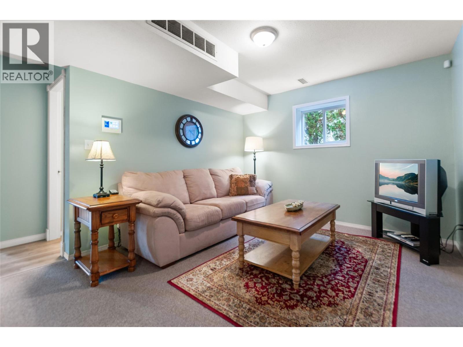  100 Spruce Avenue, Kaleden