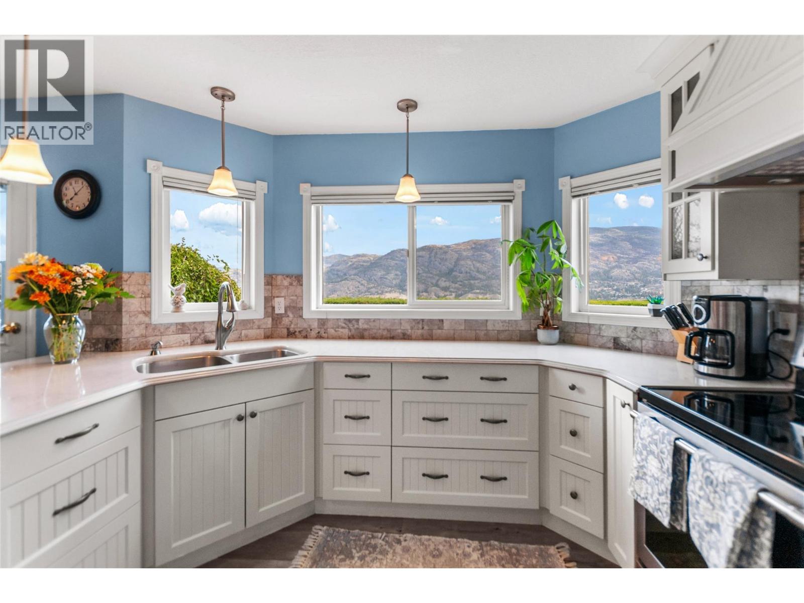  100 Spruce Avenue, Kaleden