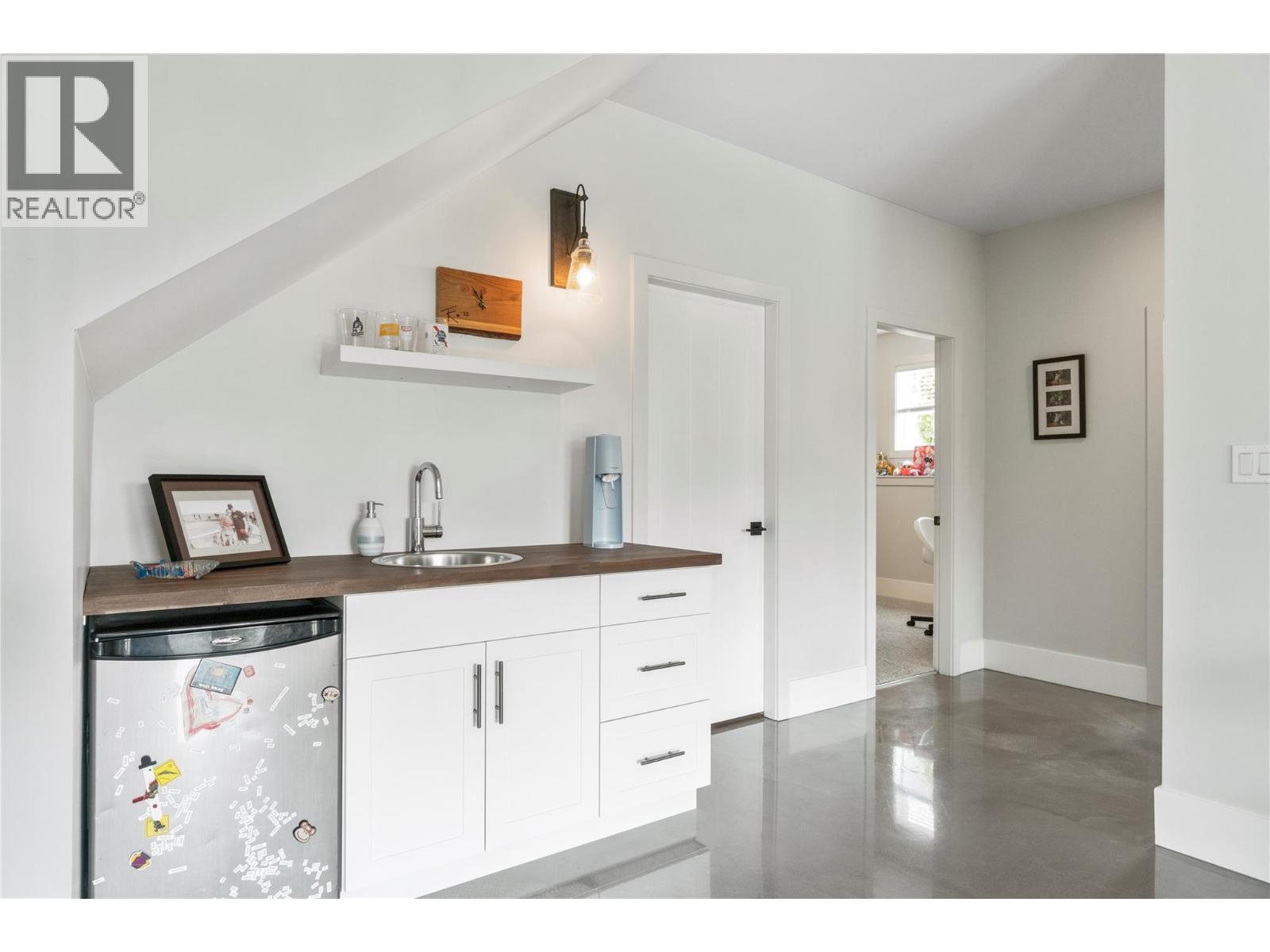 2510 HIGHLANDS DRIVE - 44