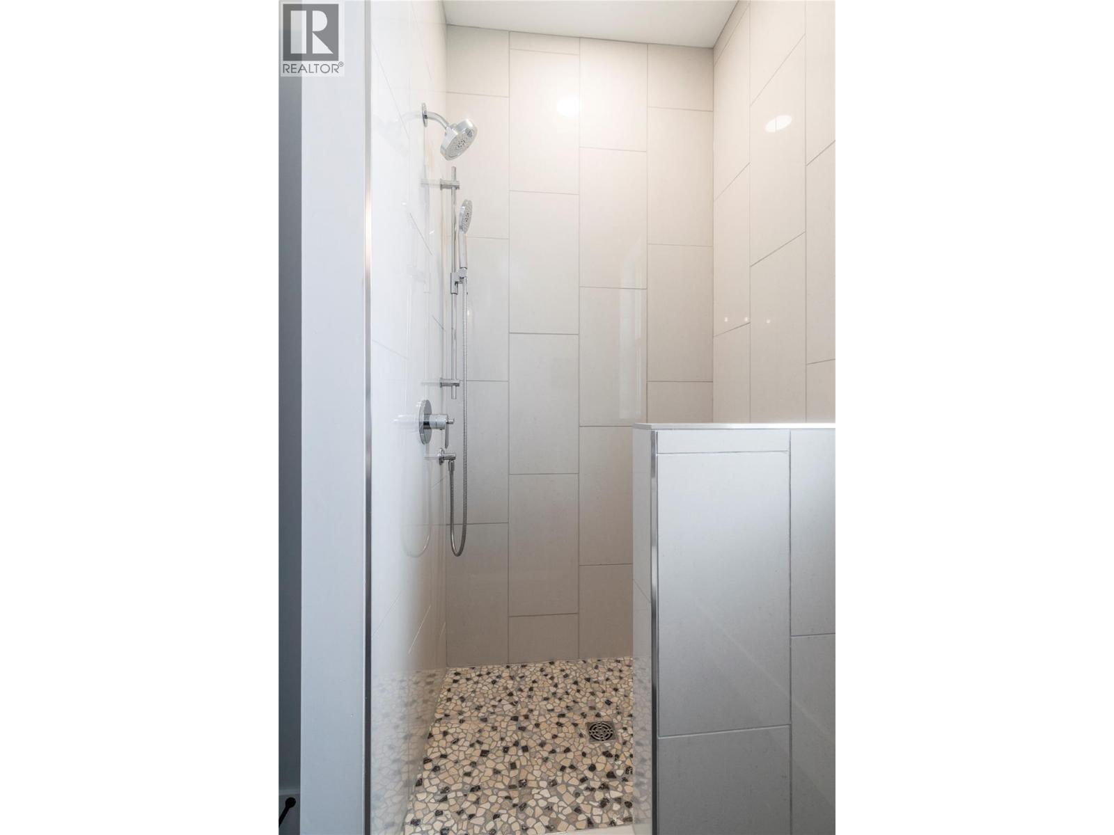 2510 HIGHLANDS DRIVE - 7