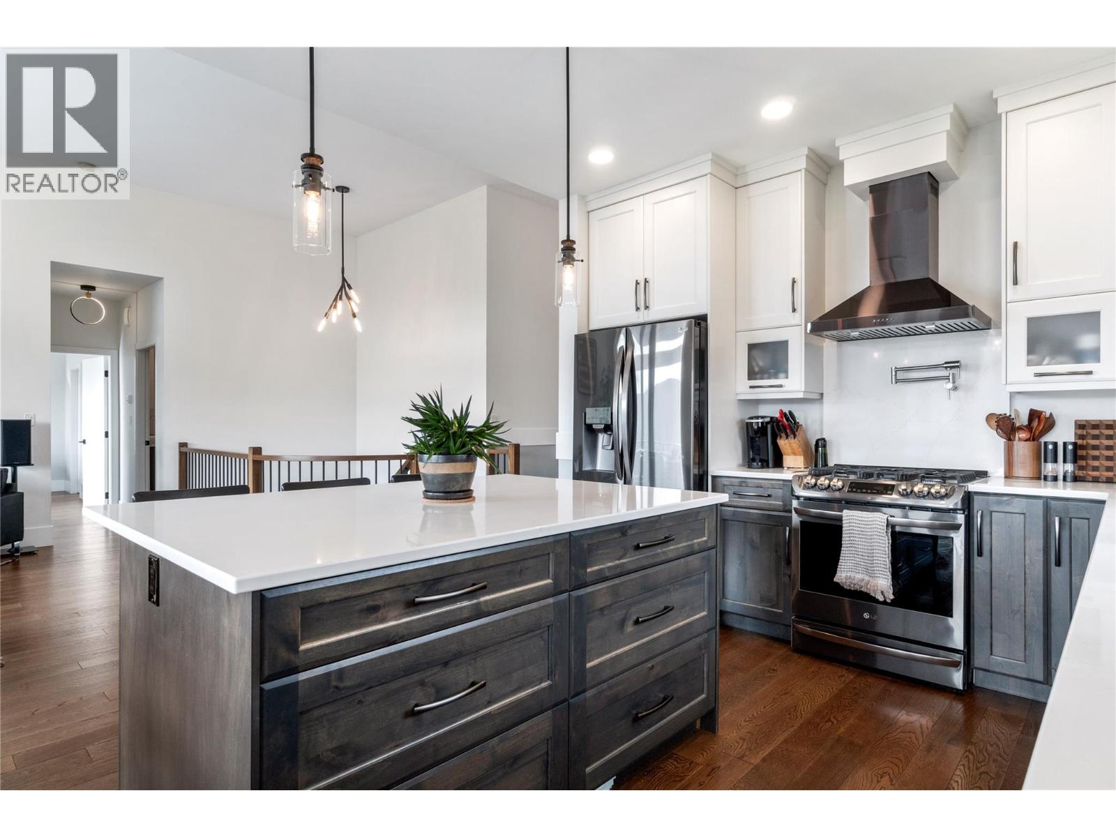 2510 HIGHLANDS DRIVE - 13