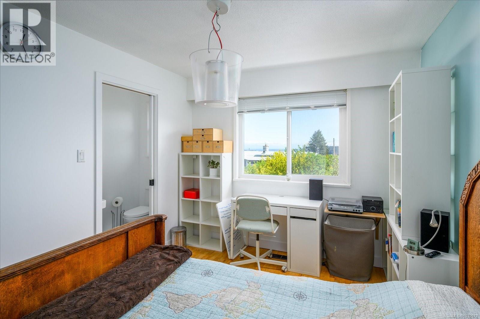 2518 Cosgrove Cres - 18