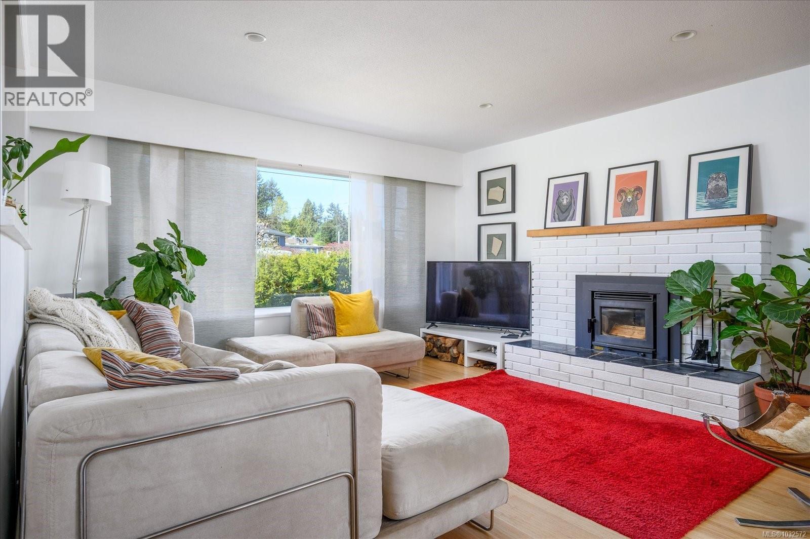 2518 Cosgrove Cres - 4