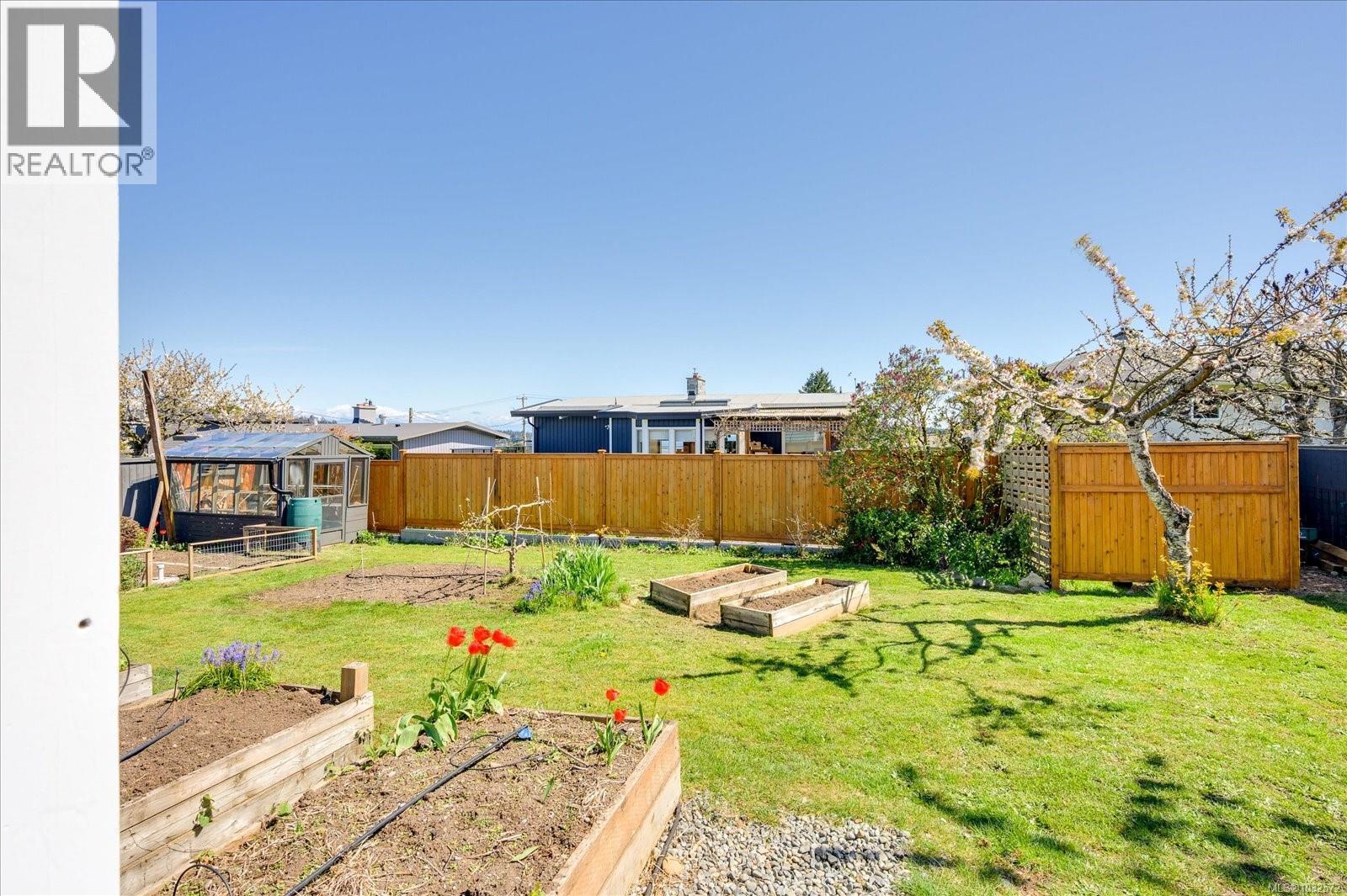 2518 Cosgrove Cres - 45