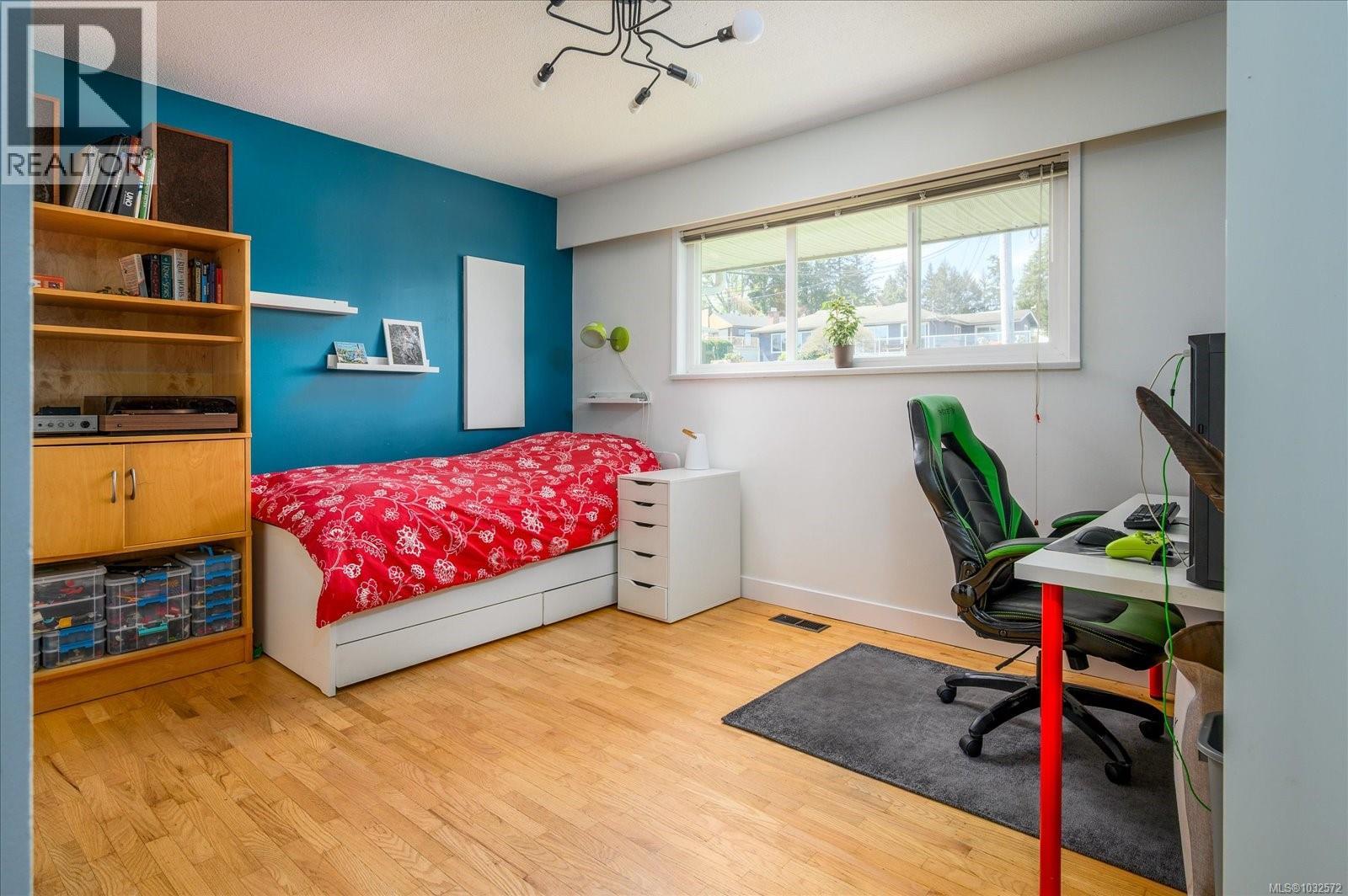 2518 Cosgrove Cres - 23