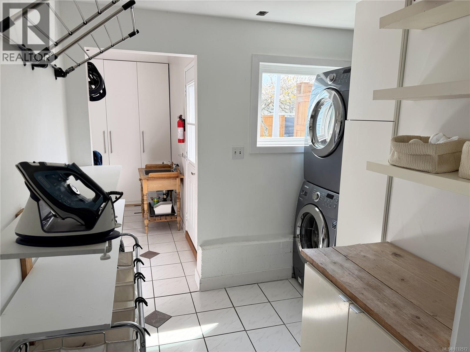 2518 Cosgrove Cres - 29