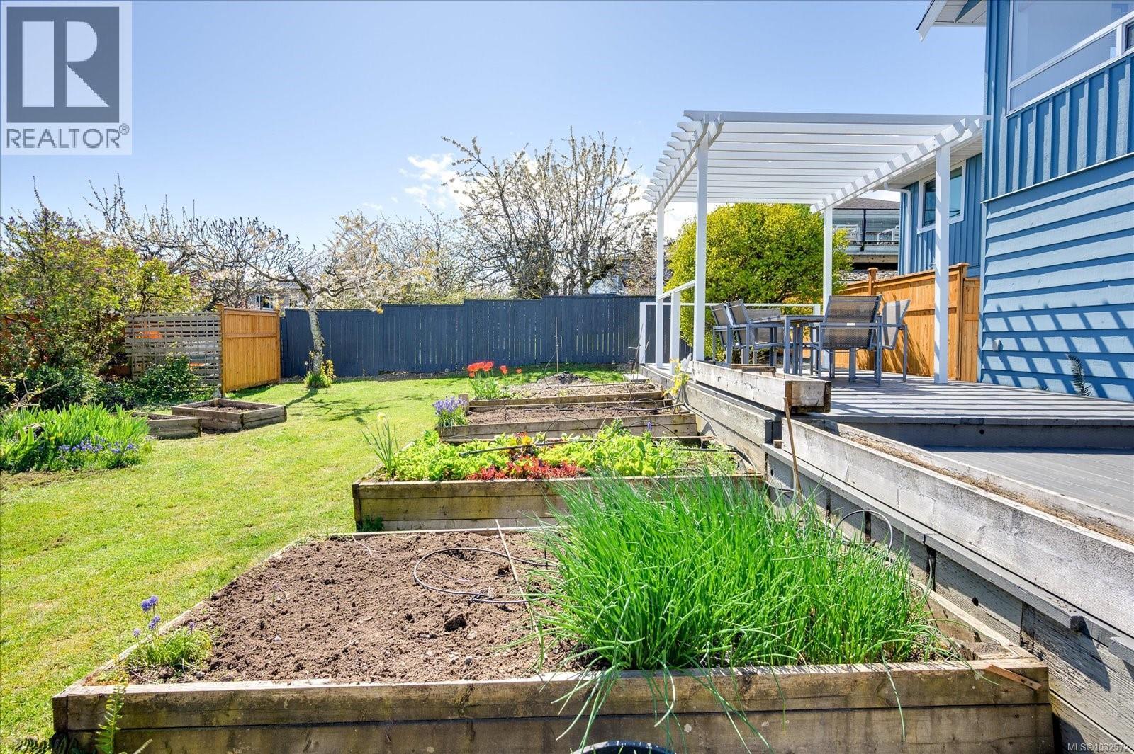 2518 Cosgrove Cres - 42