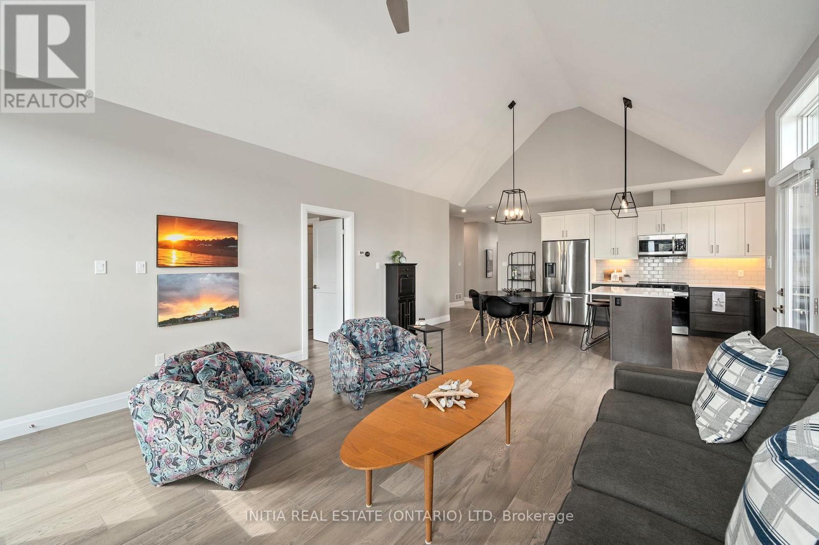 26 - 63 COMPASS TRAIL — photo 18