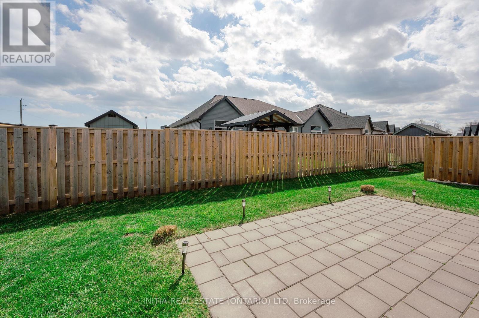 Privacy fence