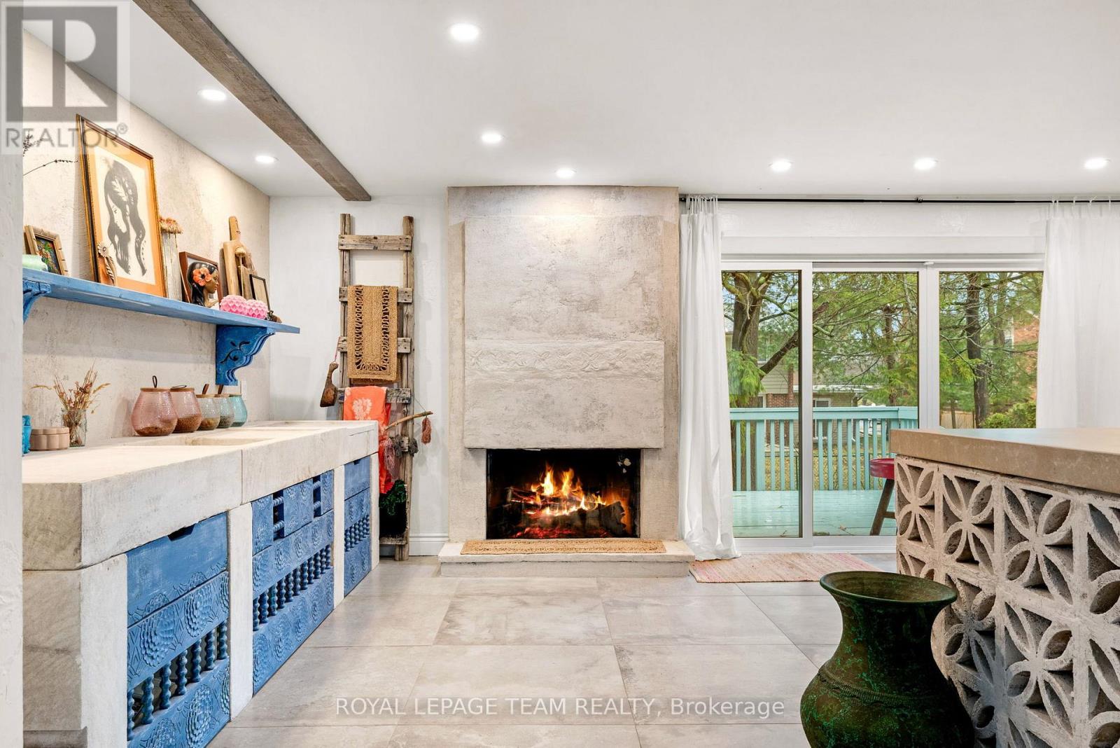 33 RUTHERFORD CRESCENT - 14