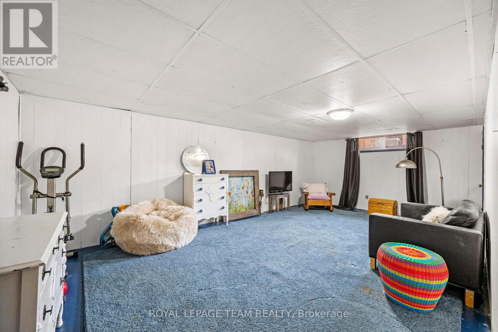 33 RUTHERFORD CRESCENT - 34