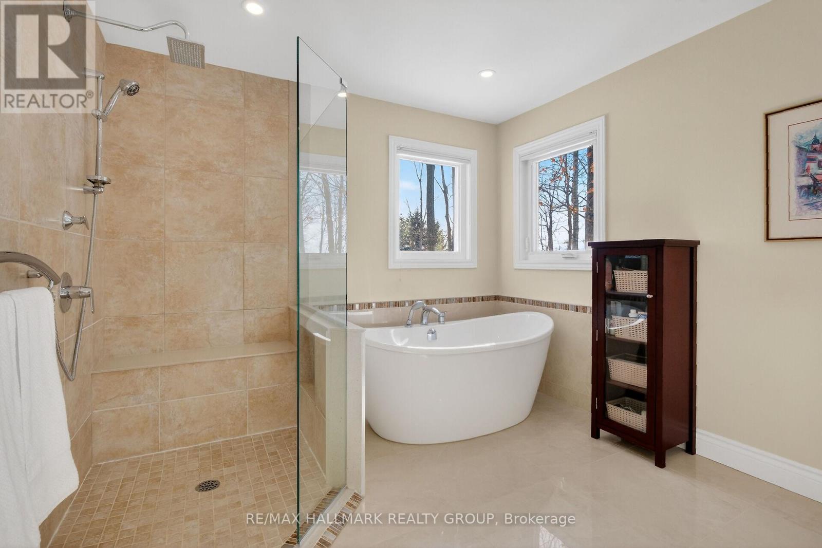 Separate shower & bath tub