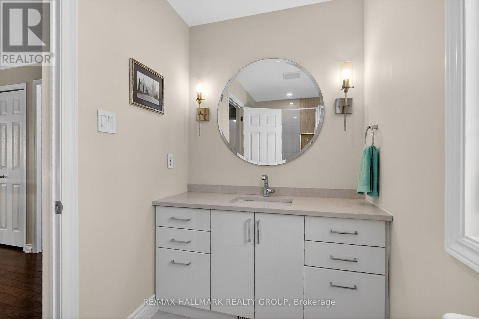 4 Piece bath on 2nd floor