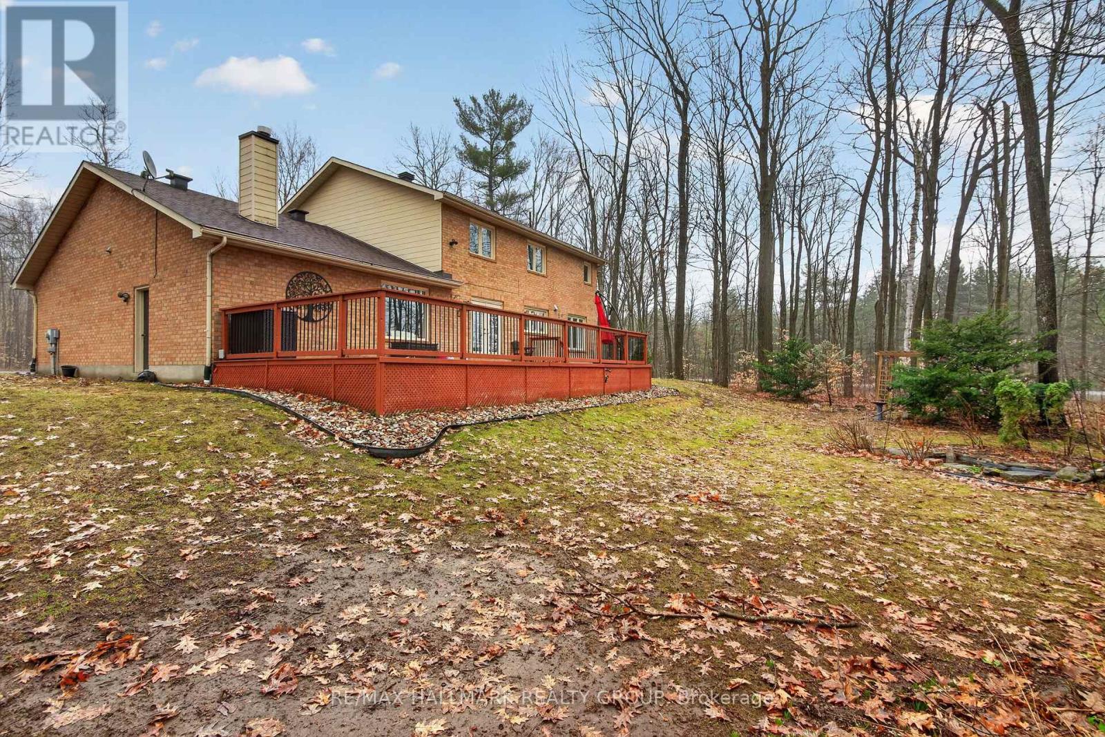 Private backyard perfect for entertaining/relaxing