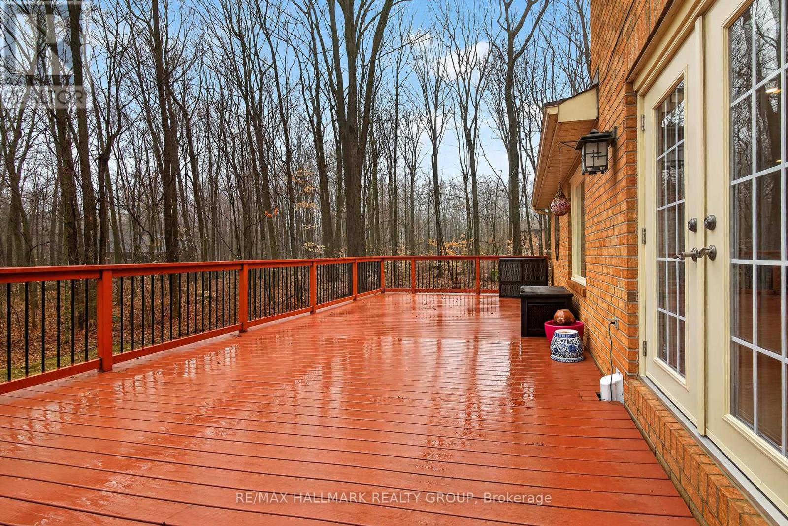 Spacious back deck