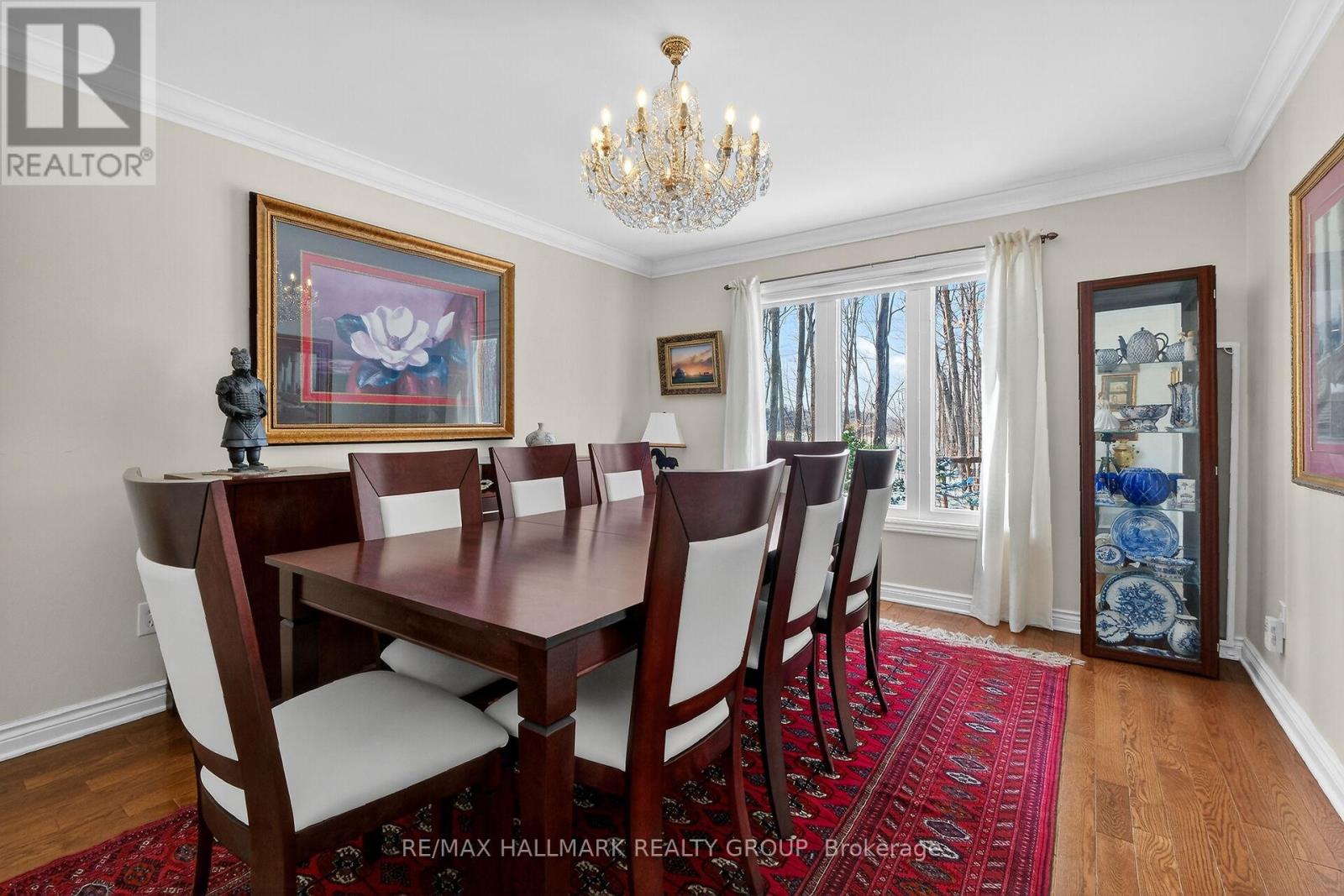 Formal dining room