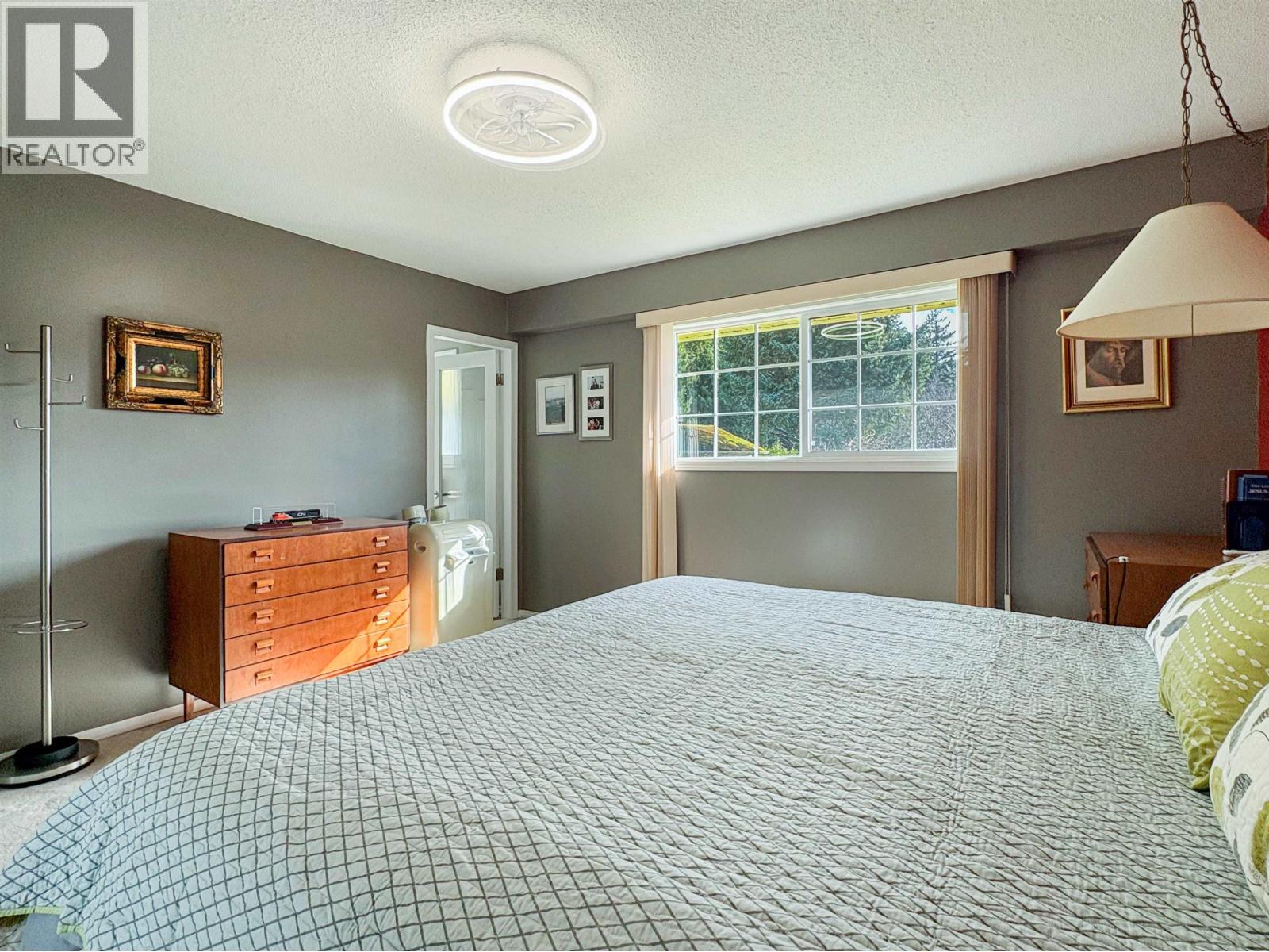 1216 TWEEDSMUIR AVENUE - 10