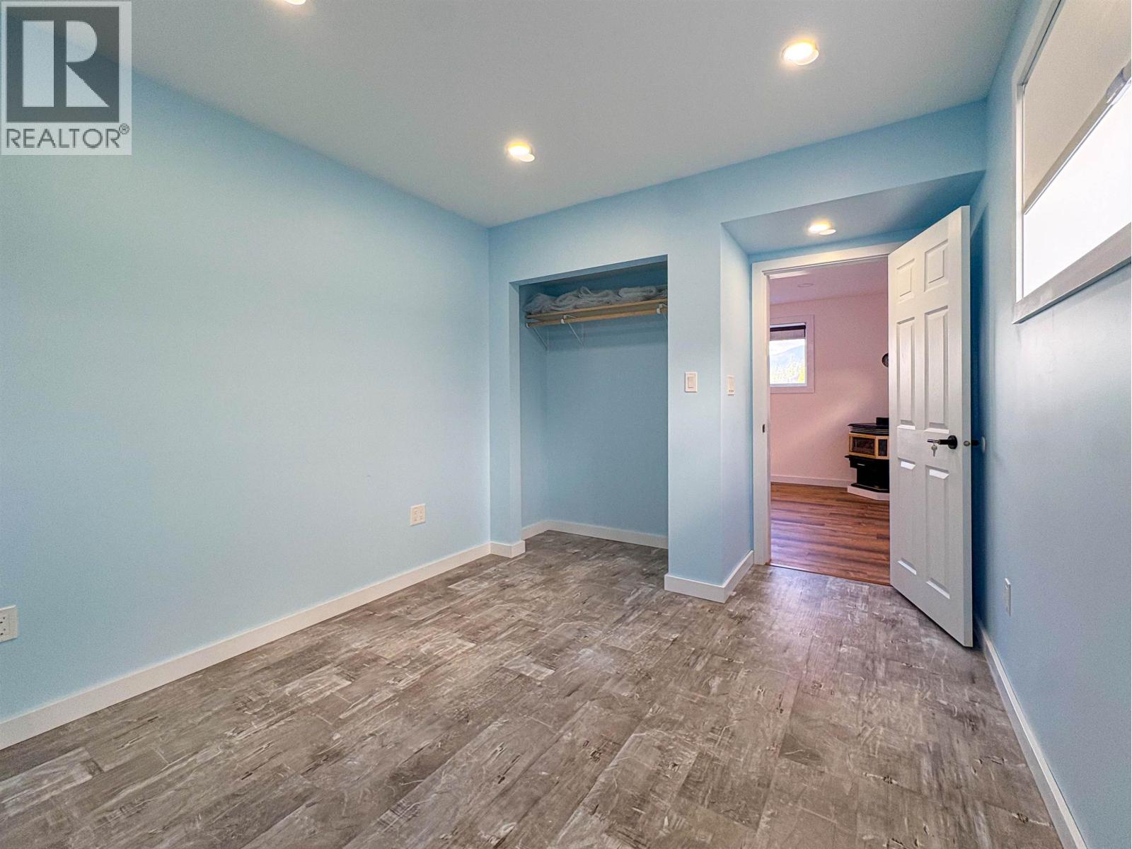 1216 TWEEDSMUIR AVENUE - 17