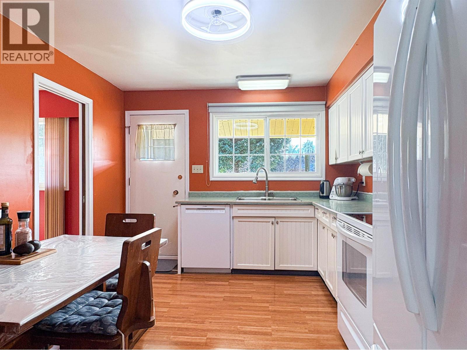 1216 TWEEDSMUIR AVENUE - Image 3