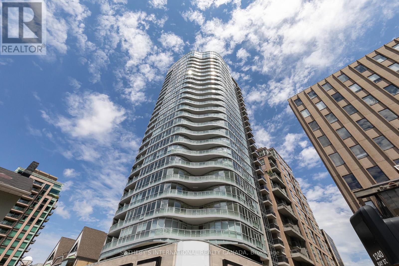 906 - 88 CUMBERLAND STREET