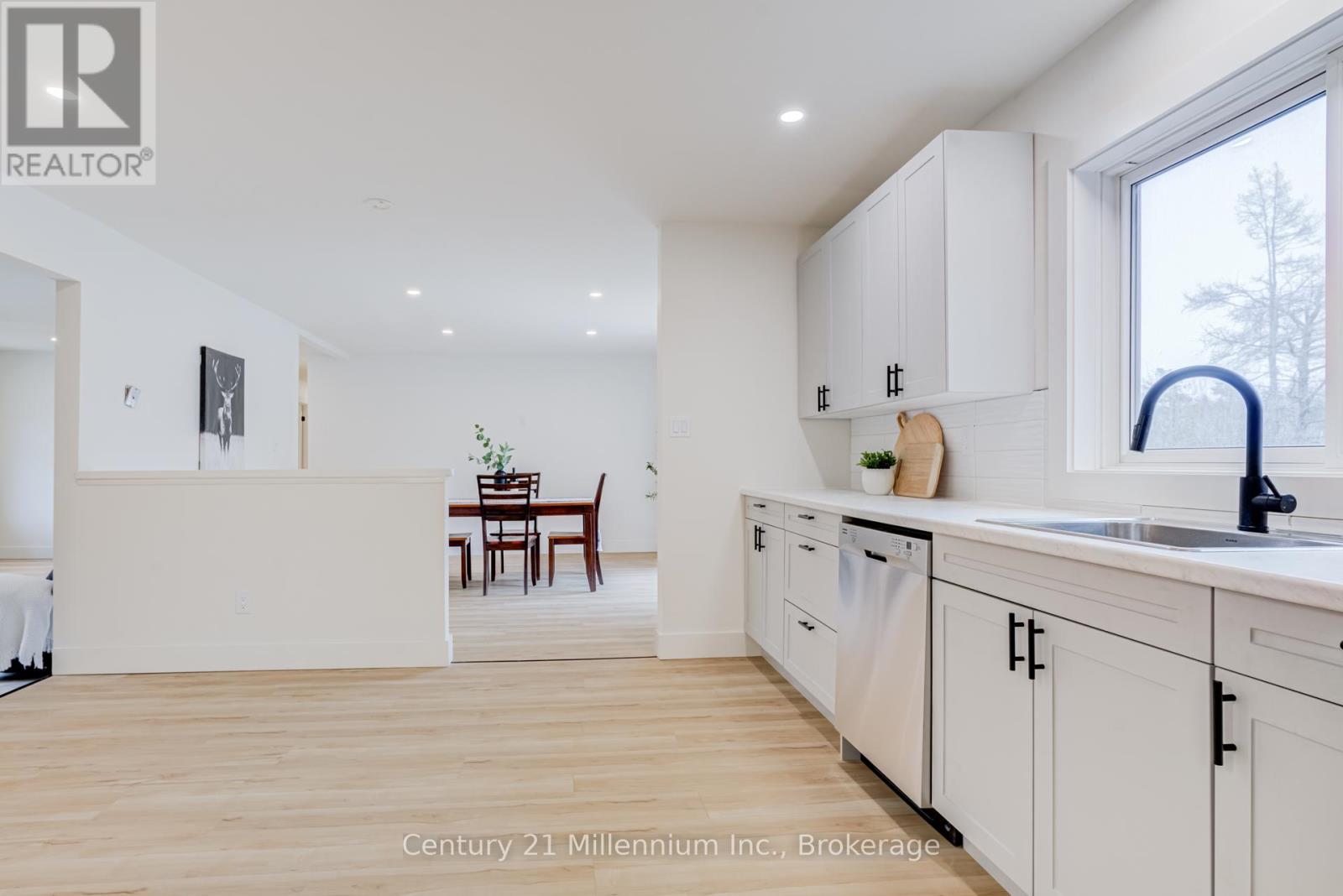 12 NICHOLAS STREET - 12