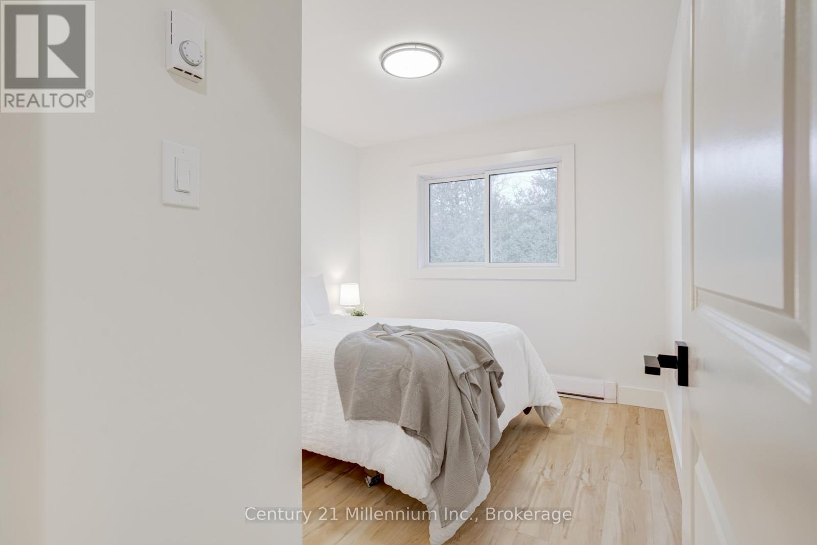 12 NICHOLAS STREET - 26