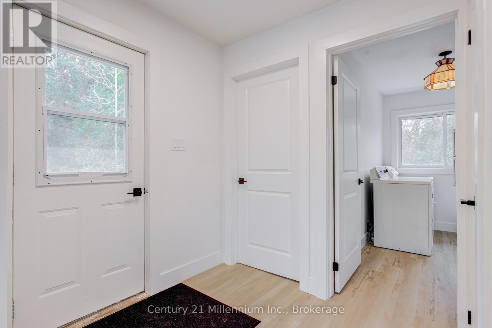 12 NICHOLAS STREET - 31