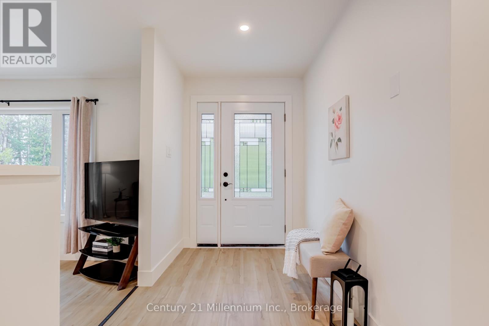 12 NICHOLAS STREET - 4