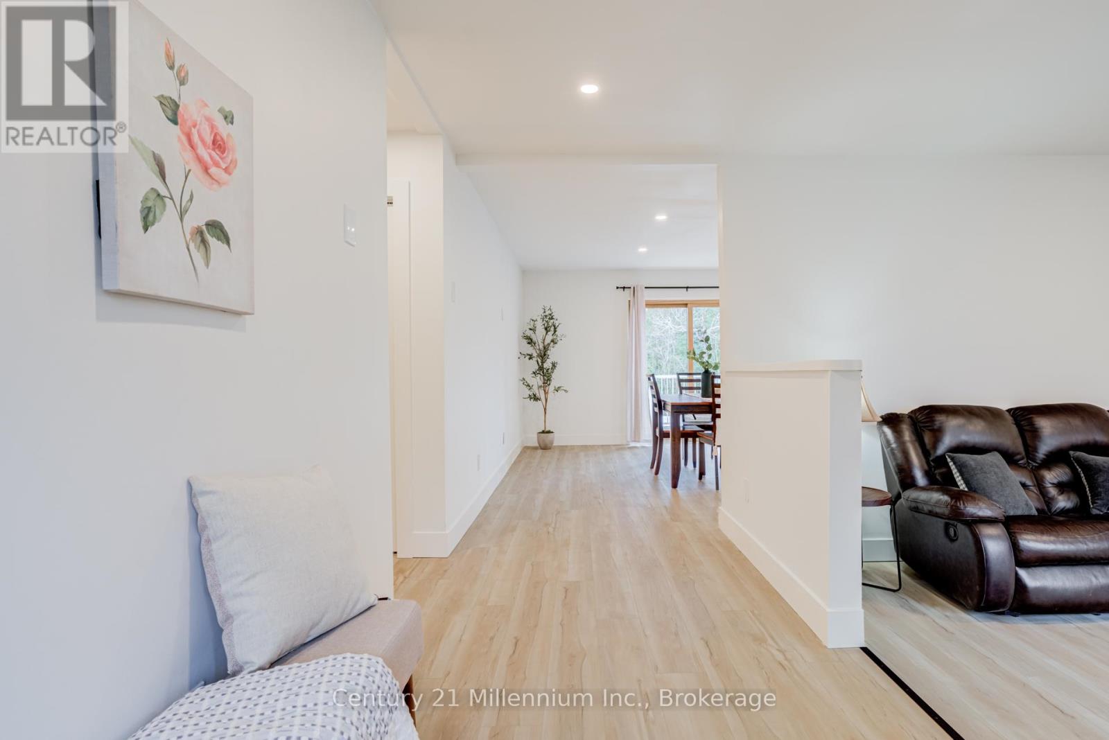 12 NICHOLAS STREET - 5