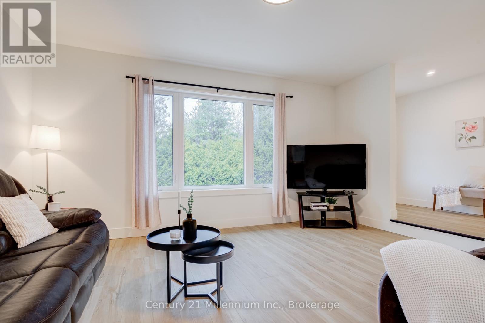 12 NICHOLAS STREET - 7