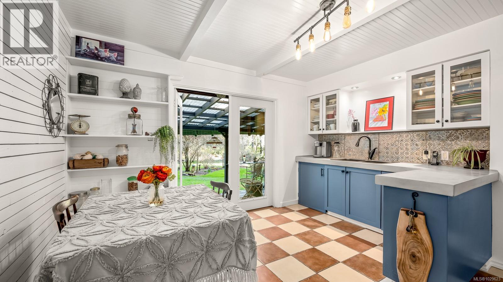 8131 MACARTNEY DR - 24