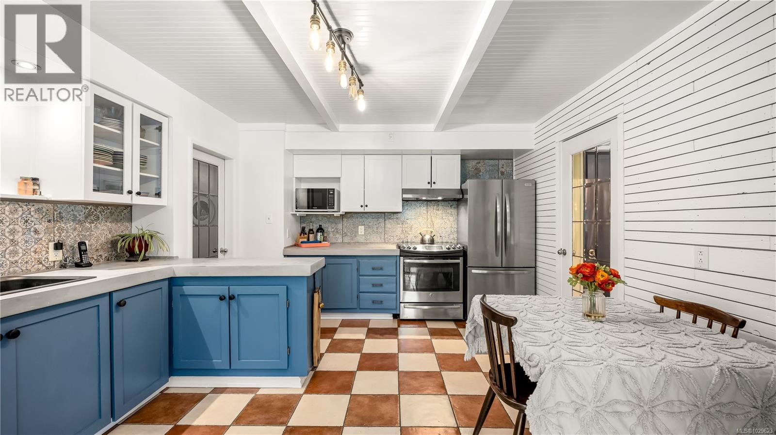 8131 MACARTNEY DR - 26