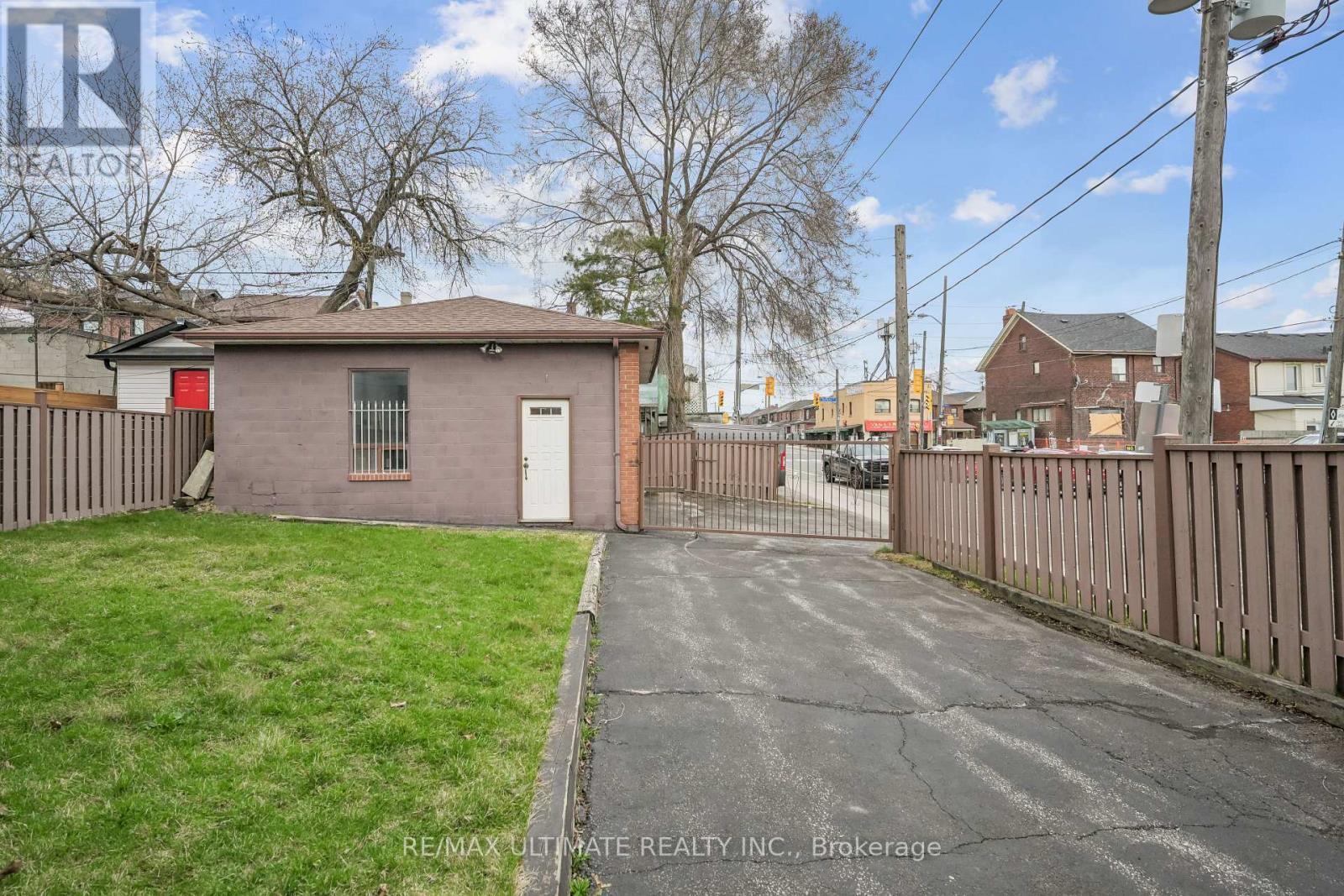 165 SELLERS AVENUE — photo 27
