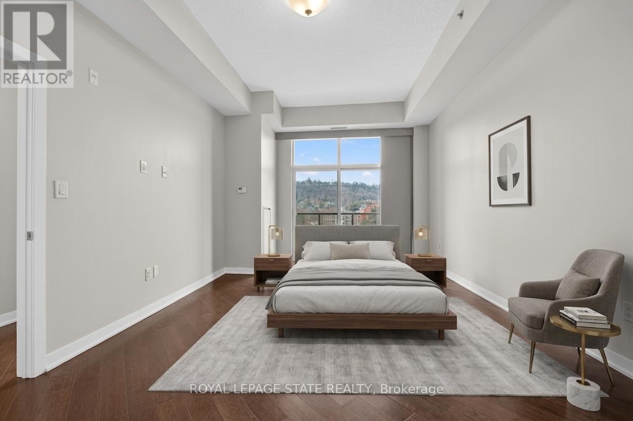 #804 90 CHARLTON AVENUE W - 16